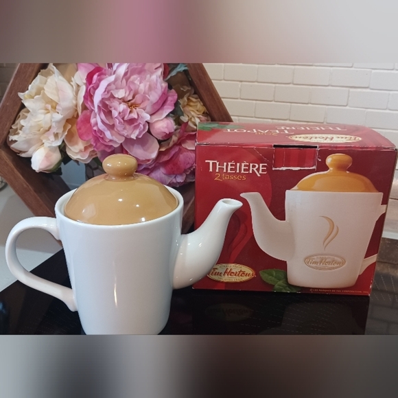 Tim Hortons Classic 2 Cup Porcelain Personal Tea Pot with box - Picture 6 of 8